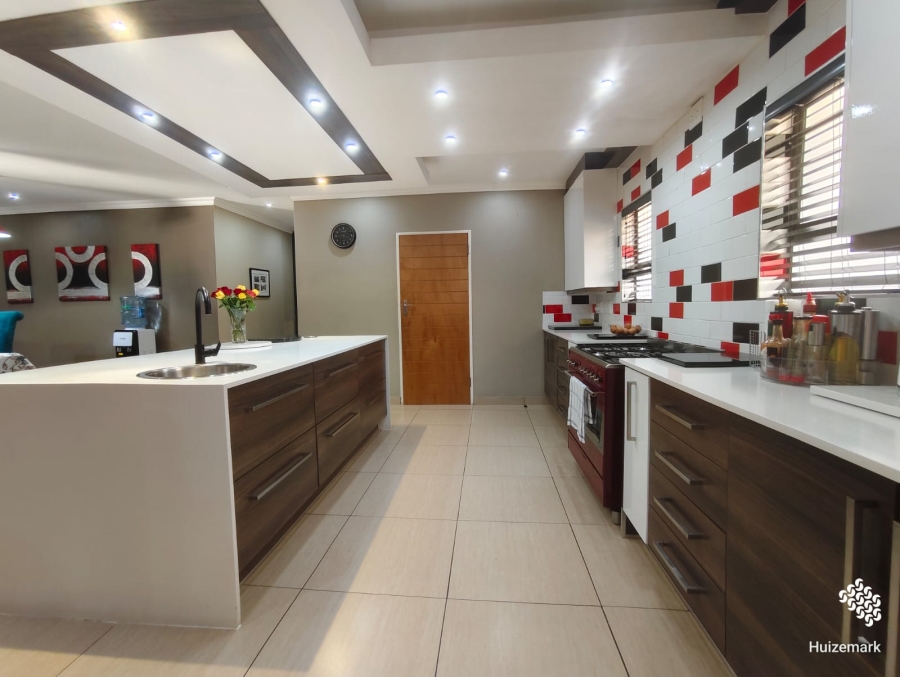 5 Bedroom Property for Sale in Vaalpark Free State